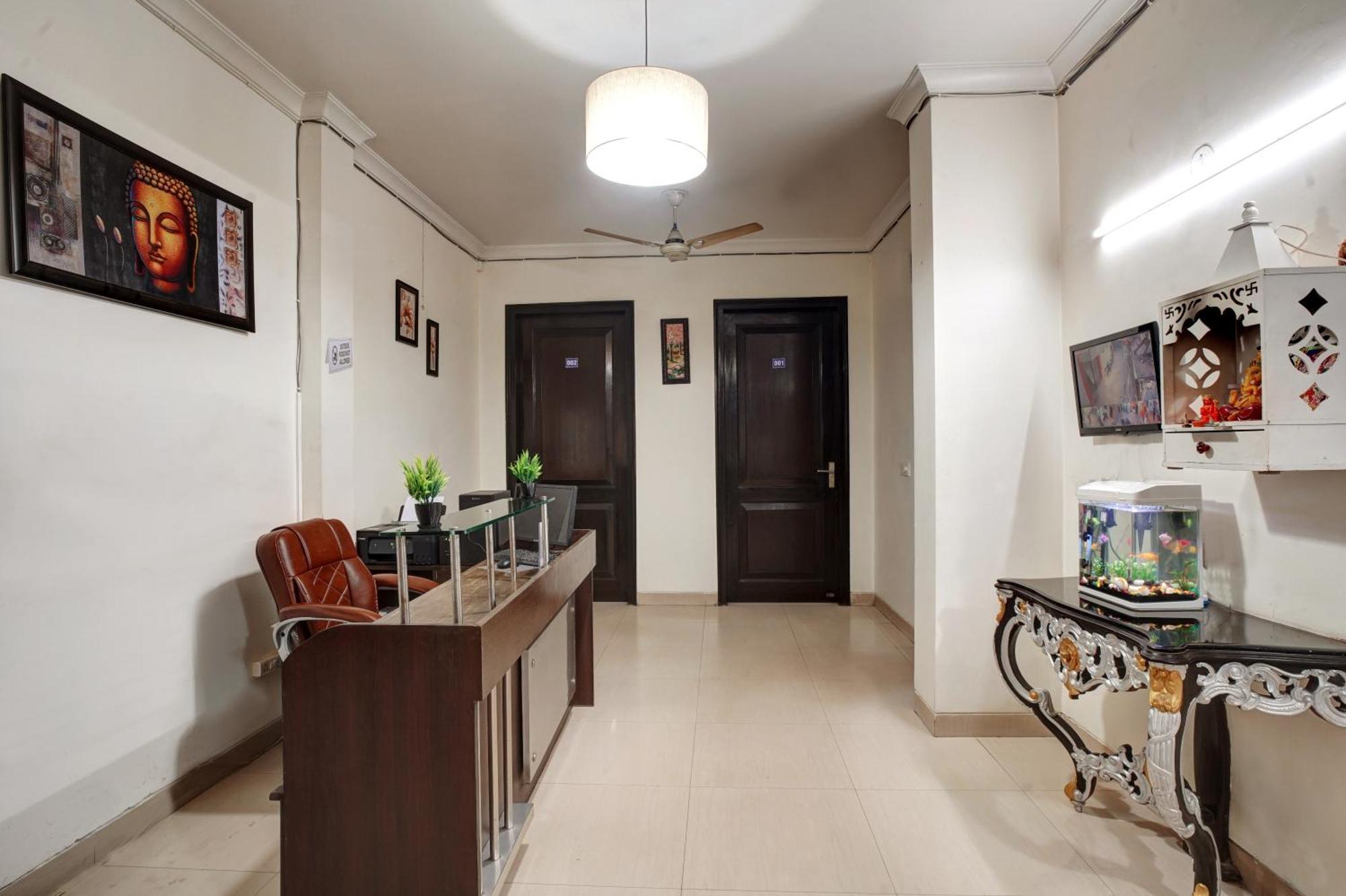 Nexhub Stay - Huda City Centre Гургаон Екстериор снимка